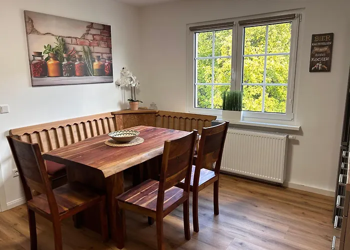 アパート !!! Fuer 6xpersonen, Terrasse, Garten, Hund Willkommen!!!